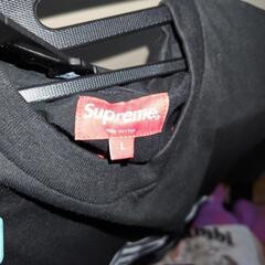 supreme半袖Tシャツの画像