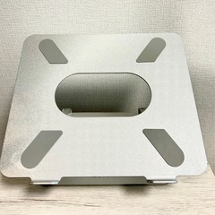 【40%オフ】ノートパソコンスタンド pc スタンド タブレット 無段階高さ/角度調整可能　折りたたみ　17インチ以下対応　シルバー の画像