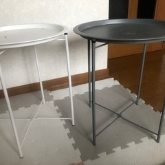ダイソーのテーブル