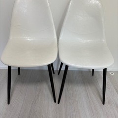 ダイニングチェア2つ