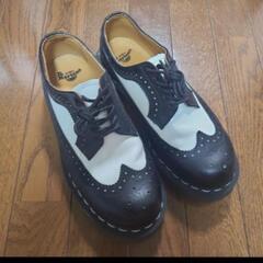 Dr. Martens ブラック/ホワイト オックスフォードシューズ