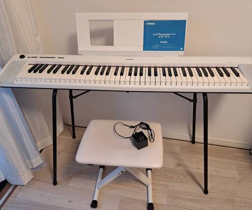 YAMAHA piaggero np-32 ホワイト ★専用スタンド付き Amazon | ヤマハ YAMAHA 電子キーボード piaggero ホワイト NP