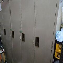 トーヨー　事務ロッカー　中古鍵無し