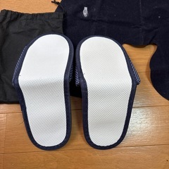 エアピローと折り畳みスリッパの画像