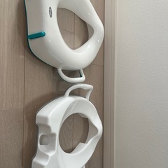 こども用補助便座(oxo, munchkin)の画像