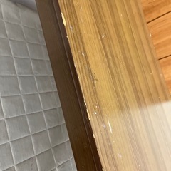 机いりませんか？（4〜5人かけ、落書きあり）の画像