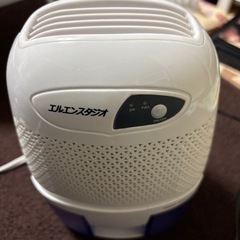 コンパクト除湿機