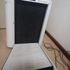 SHARP シャープ 加湿空気清浄機 プラズマクラスター KC-E50-W

の画像