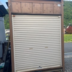シャッター付きコンテナ物置