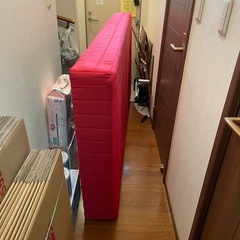 赤いベットあげます