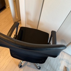 美品:オフィス仕様チェア（座面昇降可能）の画像