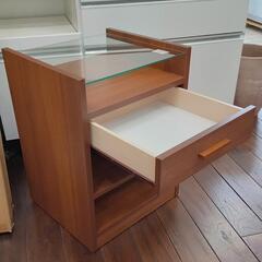 ★  サイドテーブル  木製  ガラス天板  収納付き  キャスター付き  北九州店舗店頭販売のみの画像