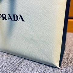 ★PRADA  ショッパーとギフトボックスの画像