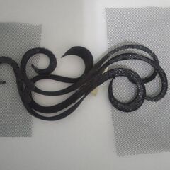 タカダンスのラインストーンのヘアアクセサリーの画像