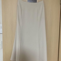 アンタイトル　ベージュ　膝下丈スカート