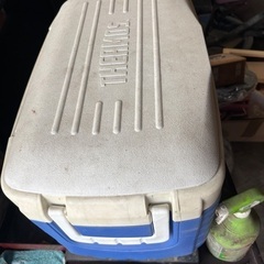 THERMOS（サーモス）製のクーラーボックスです。