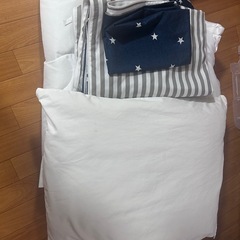 掛け布団　シーツ　枕