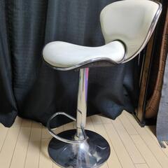 ニトリバーチェア回転式高さ調節可能の画像