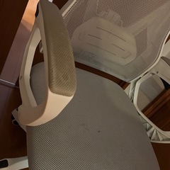 オフィスチェア（ゲーミングチェア？）の画像