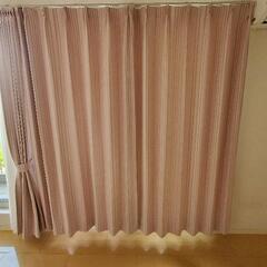 ニトリ　カーテン　ピンク