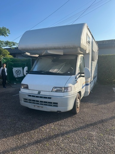 キャンピングカー