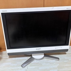 テレビ　SHARP AQUOS 26型

