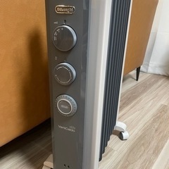 【昨年購入美品】デロンギ　オイルヒーター