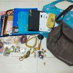 断捨離　いろいろ　バッグ　ハンドメイド資材等