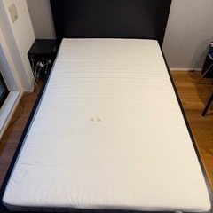 IKEAベッド　セミダブル黒色
