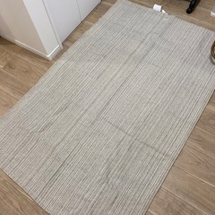 美品IKEAラグ