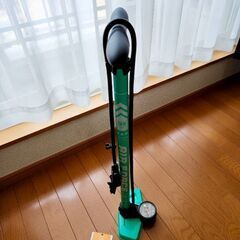 Serfas 自転車用空気入れ（英米仏対応）ほぼ新品！