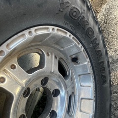YOKOHAMA LT285/75R16 4本　ホイール付き　サバーバンの画像