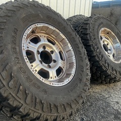YOKOHAMA LT285/75R16 4本　ホイール付き　サバーバンの画像