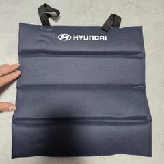 HYUNDAI 折り畳み座布団　グッズ