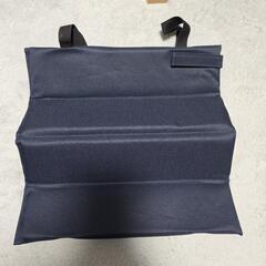 HYUNDAI 折り畳み座布団　グッズの画像