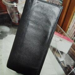 希少　PRADA　ブラック　二つ折り財布
