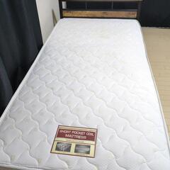 ニトリ　シングルベッドフレームとマットレスの画像