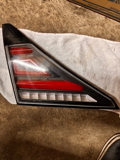 クリスタルアイテールランプ