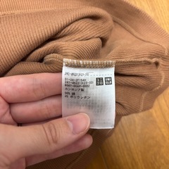 ユニクロ　半袖ニット　ブラウンの画像