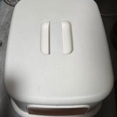 USED　フードカバー付き猫用トイレ（固まる砂用）の画像