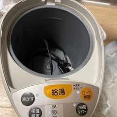電気ポットの画像