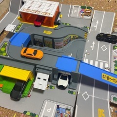 トミカ とびだす！おかたづけ立体マップ  ミニカー付き