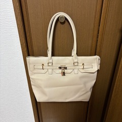 CECIL McBEEバック①