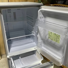 💥激安💥❗️配送無料❗️2020年製　SHARP冷蔵庫　137L SJ-D14F-Sの画像