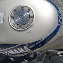 ヤマハFZR250の画像
