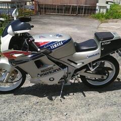 ヤマハFZR250の画像
