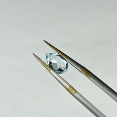 ブルートパーズ 0.98ct 天然石 ルースの画像
