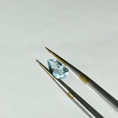 ブルートパーズ 0.98ct 天然石 ルースの画像