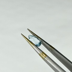 ブルートパーズ 0.98ct 天然石 ルースの画像