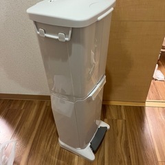 2段ゴミ箱の画像